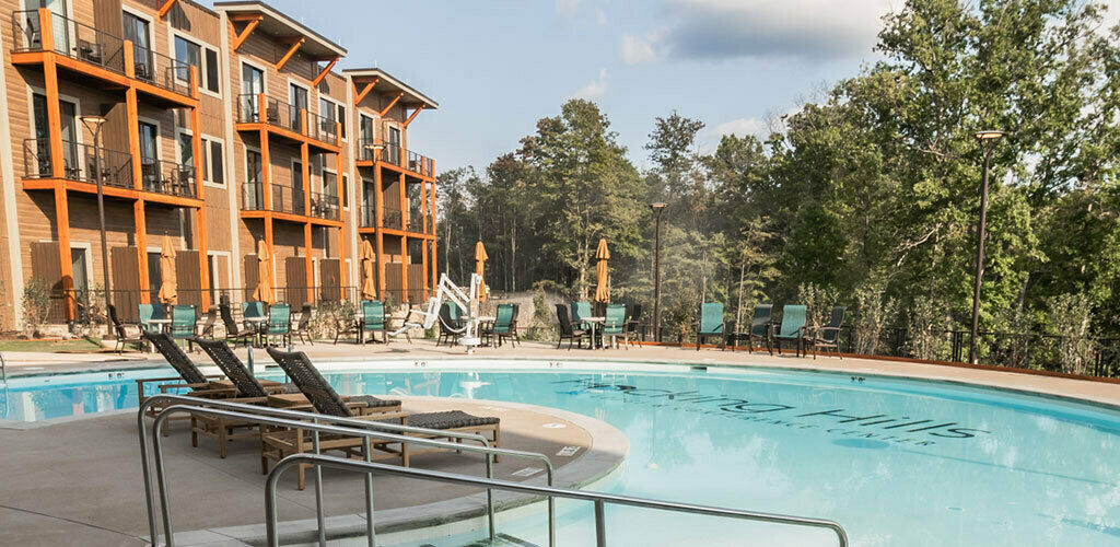 outdoor pool at hocking hills lodge