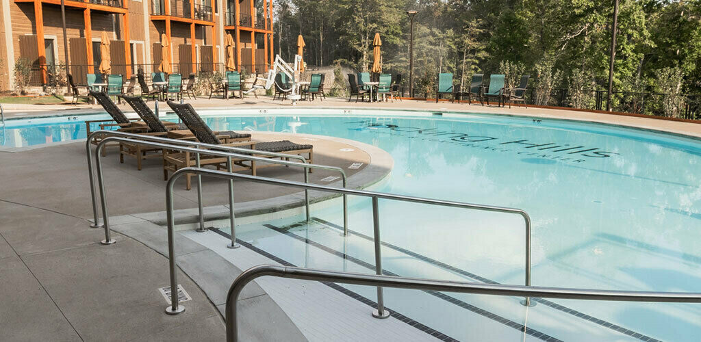 exterior pool at hocking hills lodge